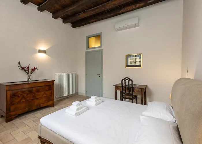 Historical - Arco Dei Banchi *