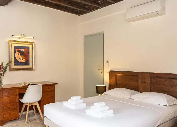 Historical - Arco Dei Banchi *